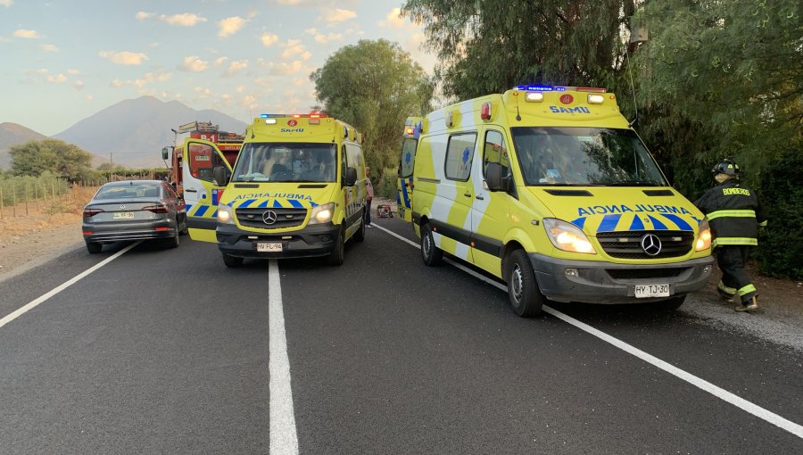 Un fallecido y un lesionado deja choque de camioneta contra un árbol en sector de Santa María