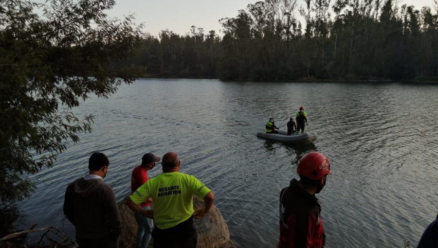 Ciudadano haitiano se extravió en el Tranque La Luz de Placilla: este martes se reanuda la búsqueda