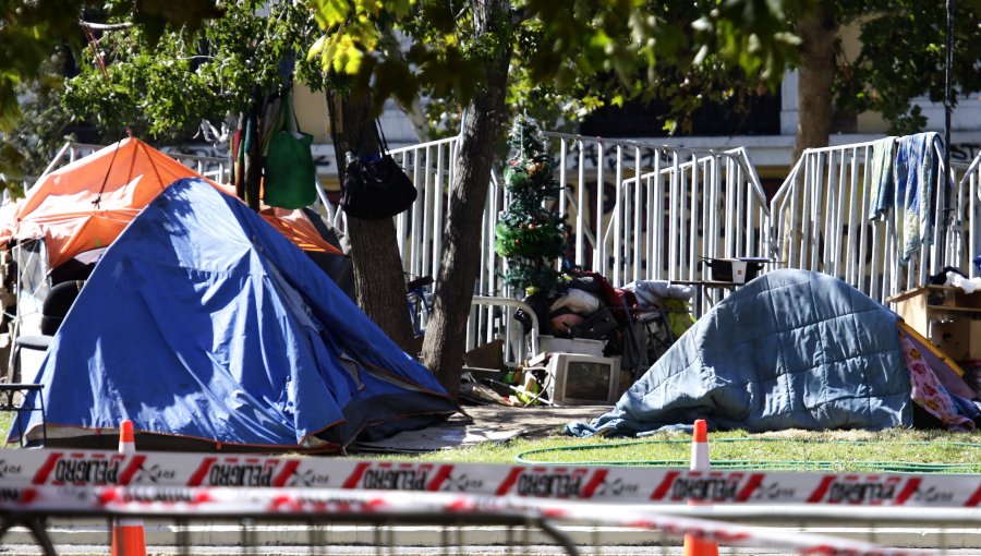 Diputados de la UDI piden incluir a personas en situacion de calle como prioridad en vacunación