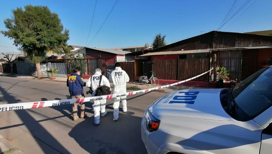 Hombre murió desangrado tras enterrarse un fierro durante robo en Quilicura