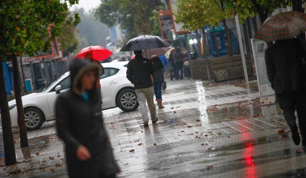 Enel y CGE activan plan preventivo por pronóstico de lluvia en la zona centro sur del país