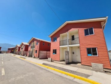 Vecinos de emblemático campamento de La Cruz iniciaron una nueva vida en sus viviendas propias