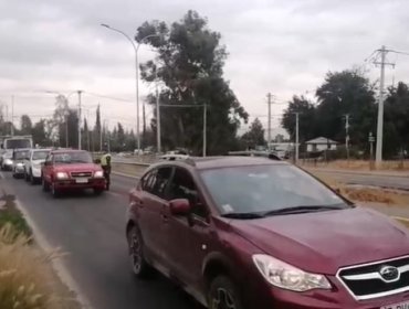 Pese al aviso de riesgo de aluviones y deslizamientos, cientos de santiaguinos siguen viajando al Cajón del Maipo