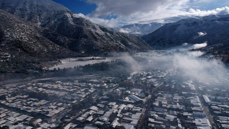 Onemi elevó alerta a zona cordillerana y llama a no ir por duro frente de lluvia