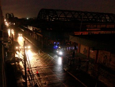 Hogares chilenos pasaron 12,08 horas promedio sin luz durante el año pasado