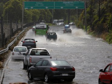 Intensas lluvias causan estragos en Valparaíso y Viña del Mar