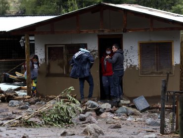 Alerta roja en San José de Maipo: Aluviones causan estragos y siguen evacuaciones