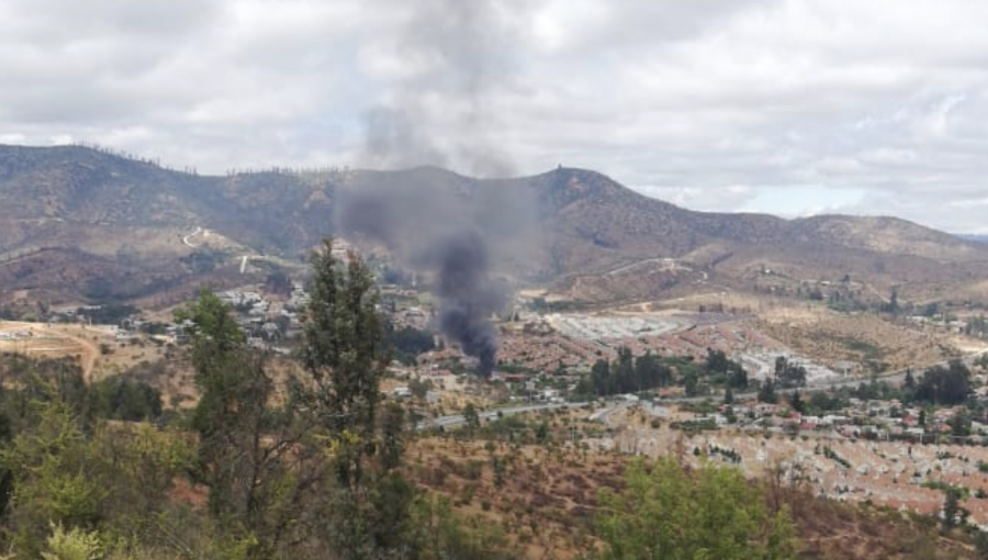 Incendio estructural declarado consume casa habitación en la comuna de Villa Alemana