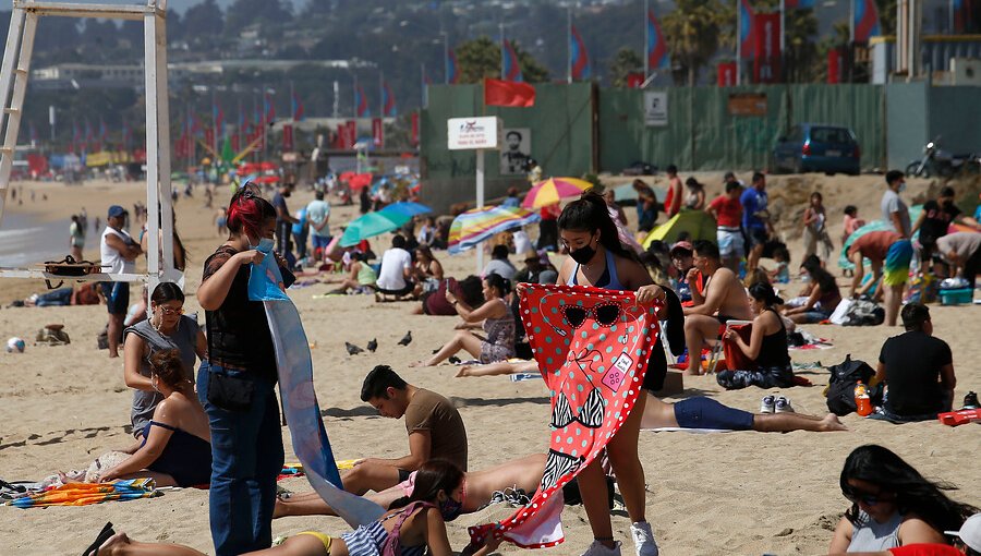 Colegio Médico de Valparaíso: El permiso de vacaciones "sigue generando un efecto negativo"