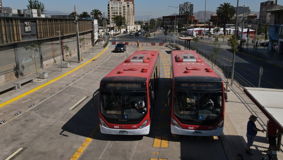 Viajes en transporte público en Santiago cayeron 3% en la última semana de enero