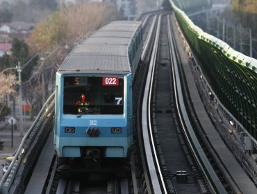 Metro de Santiago suspende servicio en Linea 5 por falla técnica de uno de sus trenes