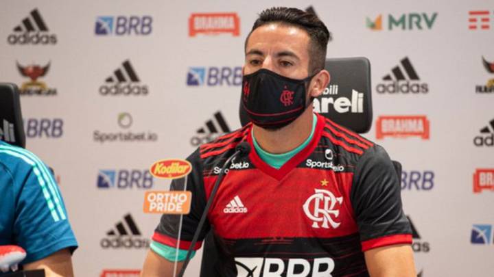 Las burlas a Mauricio Isla de los hinchas del Flamengo pese a triunfo ante Sport Recife