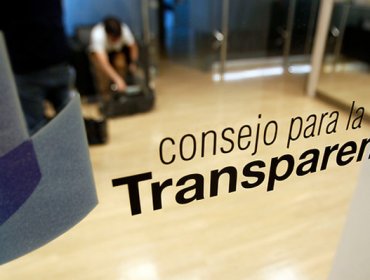 Consejo para la Transparencia llama a informase del proceso de vacunación solo por canales oficiales