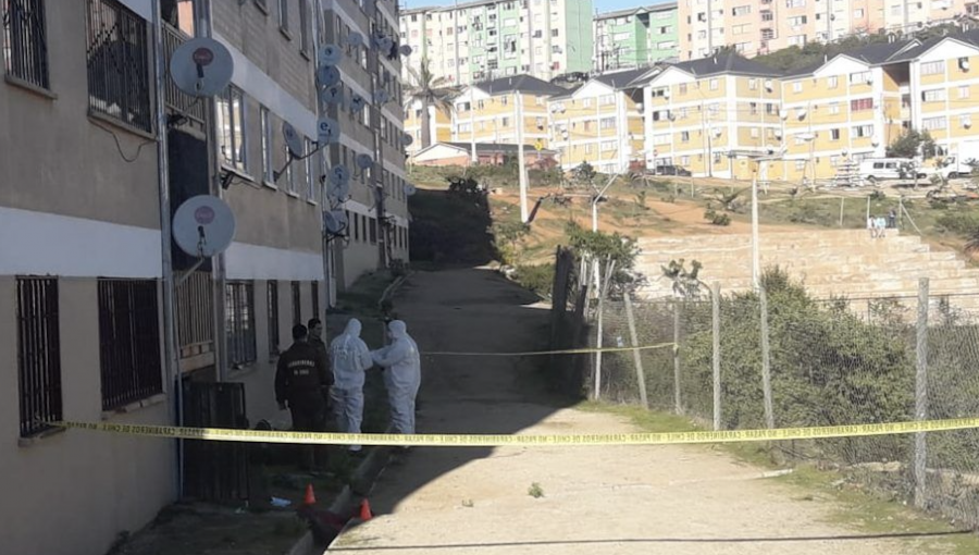 Familiares de joven hallado muerto en Valparaíso aseguran que se trata de un crimen homofóbico