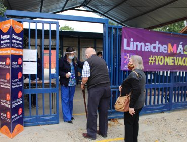 Limache espera vacunar al 80% de la población mayor de 70 años durante primera etapa