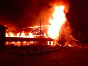 Incendio destruye parroquia en Nueva Imperial: investigan posible participación de terceros en su origen