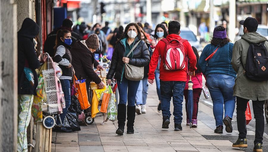 26° Informe ICovid: La Araucanía exhibió "alza en expansión" y la región Metropolitana bajó sus casos nuevos