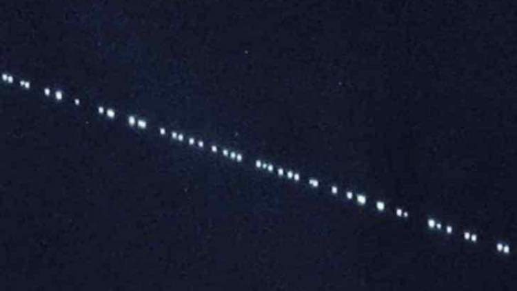 ¿Ovnis? La explicación a las luces que se apreciaron en el cielo y que se viralizaron en redes sociales