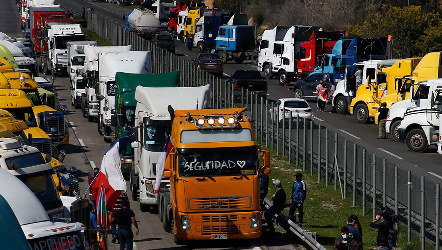 Camioneros amenazan con tomarse nuevamente las carreteras tras ataques en La Araucanía