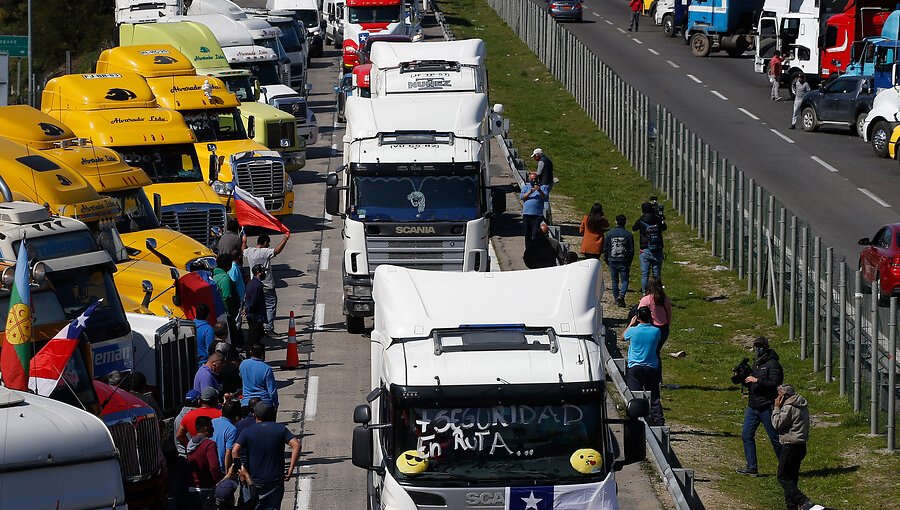 Camioneros de la CNDC descartan paro, pero anuncian "medidas" si no hay respuesta ante ola de ataques en el sur