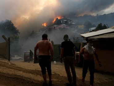 Gobierno se compromete ante senadora Allende a pagar este miércoles los subsidios de arriendo y acogida a damnificados de incendio en Valparaíso