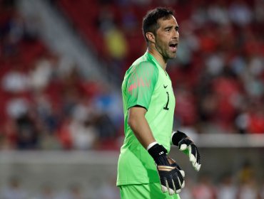 Claudio Bravo y falta de DT en la Roja: "No estoy preocupado, ni menos molesto"