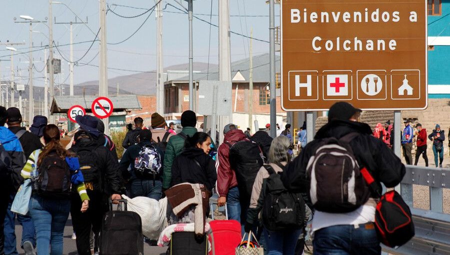 Autoridades de Gobierno llegan a Colchane en medio de crisis migratoria