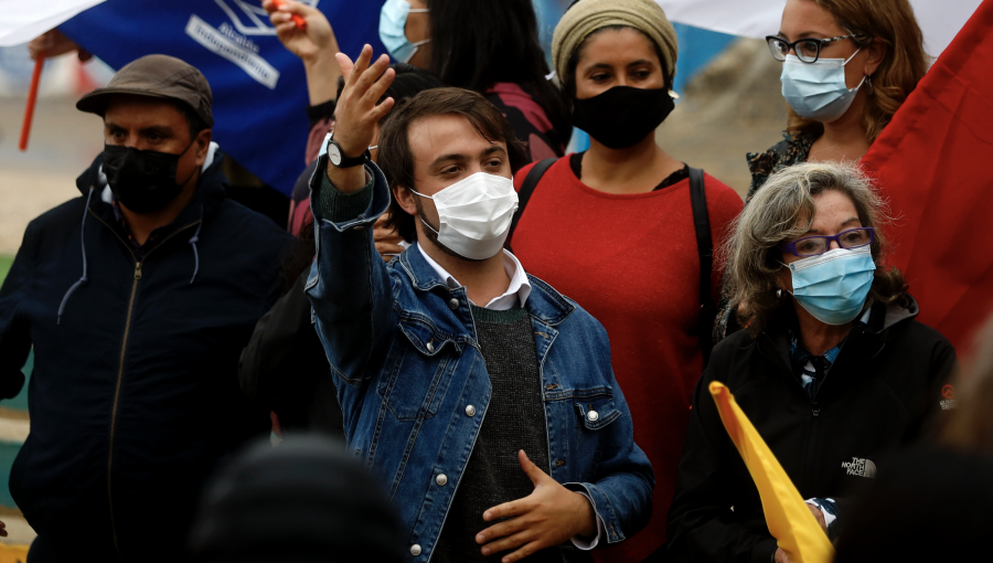 Jorge Sharp inicia su carrera a la re-elección y promete "terminar la transición" al Valparaíso del Siglo XXI