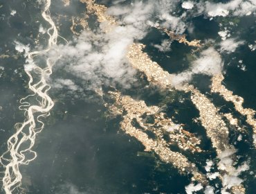 "Ríos de oro": Imágenes de la NASA revelan el alcance de la minería ilegal en la Amazonía de Perú