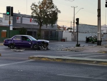 Joven de 17 años y en estado de ebriedad choca a patrulla y deja dos carabineros heridos