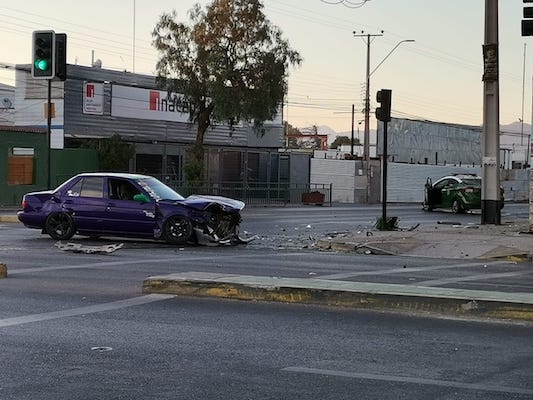 Joven de 17 años y en estado de ebriedad choca a patrulla y deja dos carabineros heridos