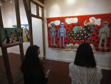 Inauguran exposición pictórica "Procesión" de Mon Laferte en Valparaíso