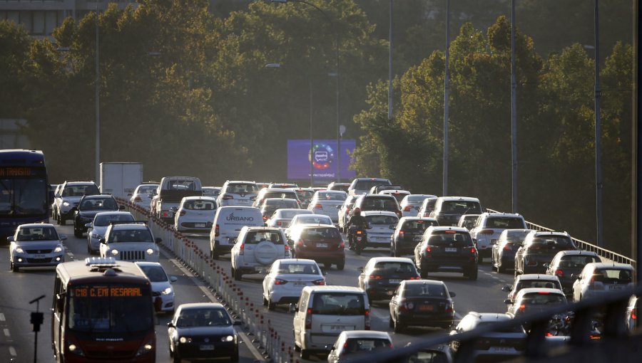 Ministerio de Transportes informa aumento de movilidad en la región Metropolitana tras avances en plan «Paso a Paso»