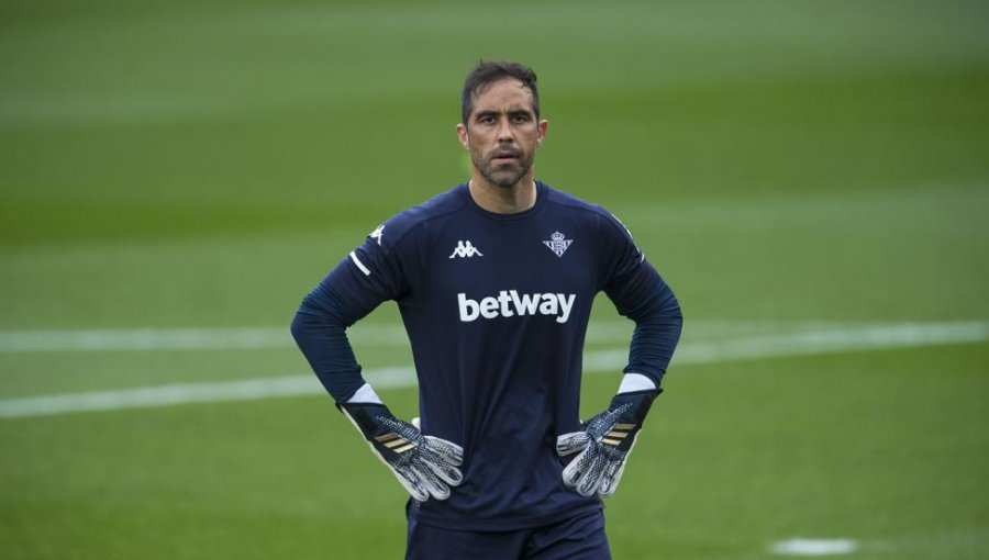 "¡Pelotas, corazón y cabeza!": la eufórica arenga de Claudio Bravo a Colo-Colo