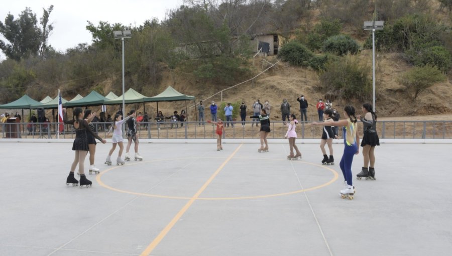 Villa Alemana inaugura cancha de hockey patín: iniciativa es pionera en la provincia de Marga Marga