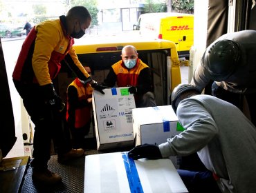 Arriba a Chile cargamento con otras 160 mil dosis de vacunas Pfizer/BioNTech contra el Covid-19