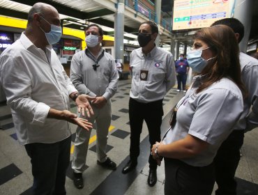 Intensa fiscalización a buses "piratas" en los terminales de Estación Central