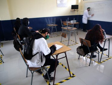 Cadem: Sólo un 8% prefiere que vuelvan las clases presenciales desde el 1 de marzo