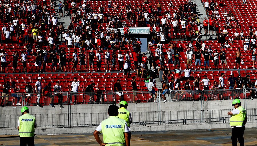 Presidente de la ANFP asegura que este año "sí o sí" vuelve el público a los estadios