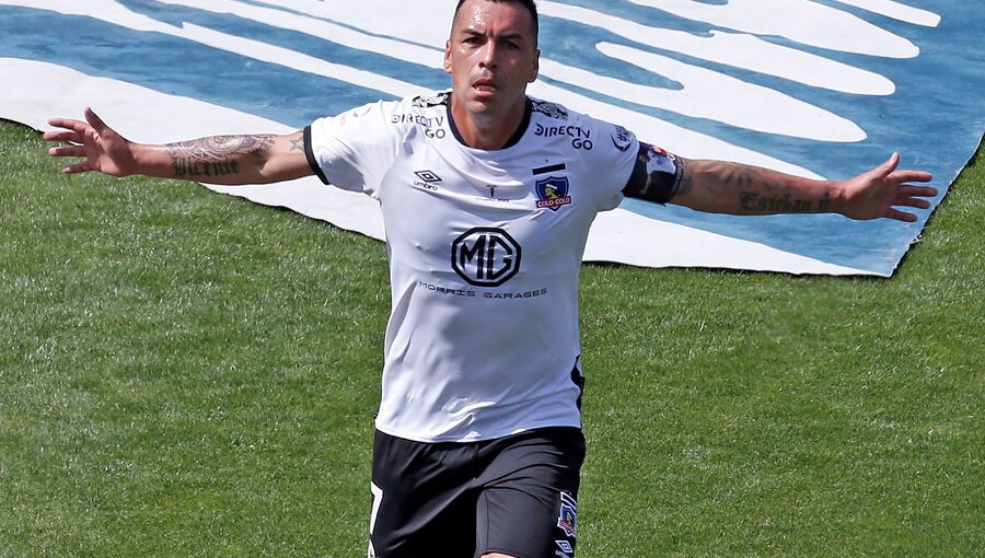 Esteban Paredes se despidió de Colo-Colo y anunció "sorpresas" para este viernes