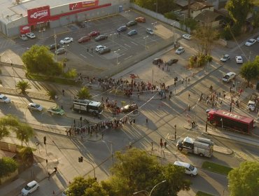 Niña de 7 años fallece tras colisión entre dos vehículos en Renca: otro joven está grave