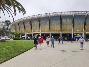 Personas dializadas y con trasplantes de órganos sólidos comenzaron a ser vacunados en Viña del Mar