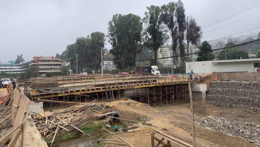 En mayo serán entregados los puentes construidos sobre el estero de Reñaca, en Viña del Mar