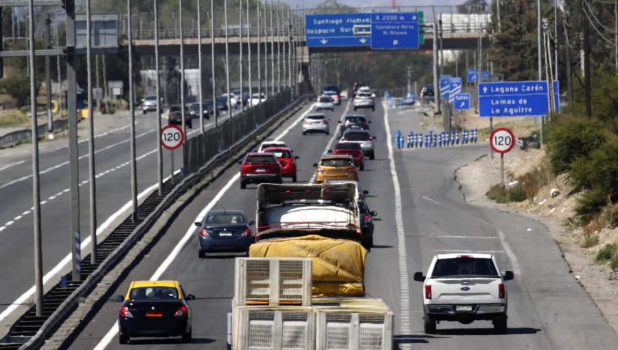 11.500 vehículos han retornado a Santiago de cara al "Súper Lunes"