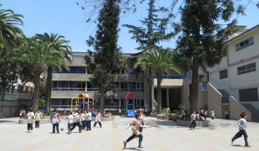 Dos colegios de Santiago inician cuarentena tras casos positivos por Covid-19 durante primer día de clases