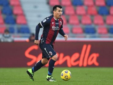 Gary Medel regresó a las canchas tras más de dos meses en derrota de Bologna ante Cagliari