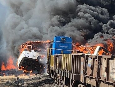 Dos muertos y varios heridos deja violenta colisión entre tren de carga y un bus en Cabrero