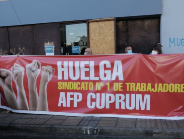 Más de 370 trabajadores de AFP Cuprum se encuentran en huelga legal