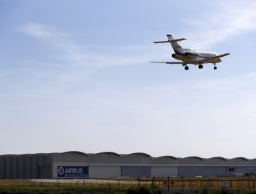 Estados Unidos y la Unión Europea acuerdan suspender temporalmente los aranceles por el conflicto de Airbus y Boeing