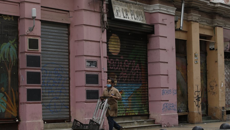 Sigue muriendo la bohemia del Puerto: Emblemático bar "La Playa" de Valparaíso anunció su cierre